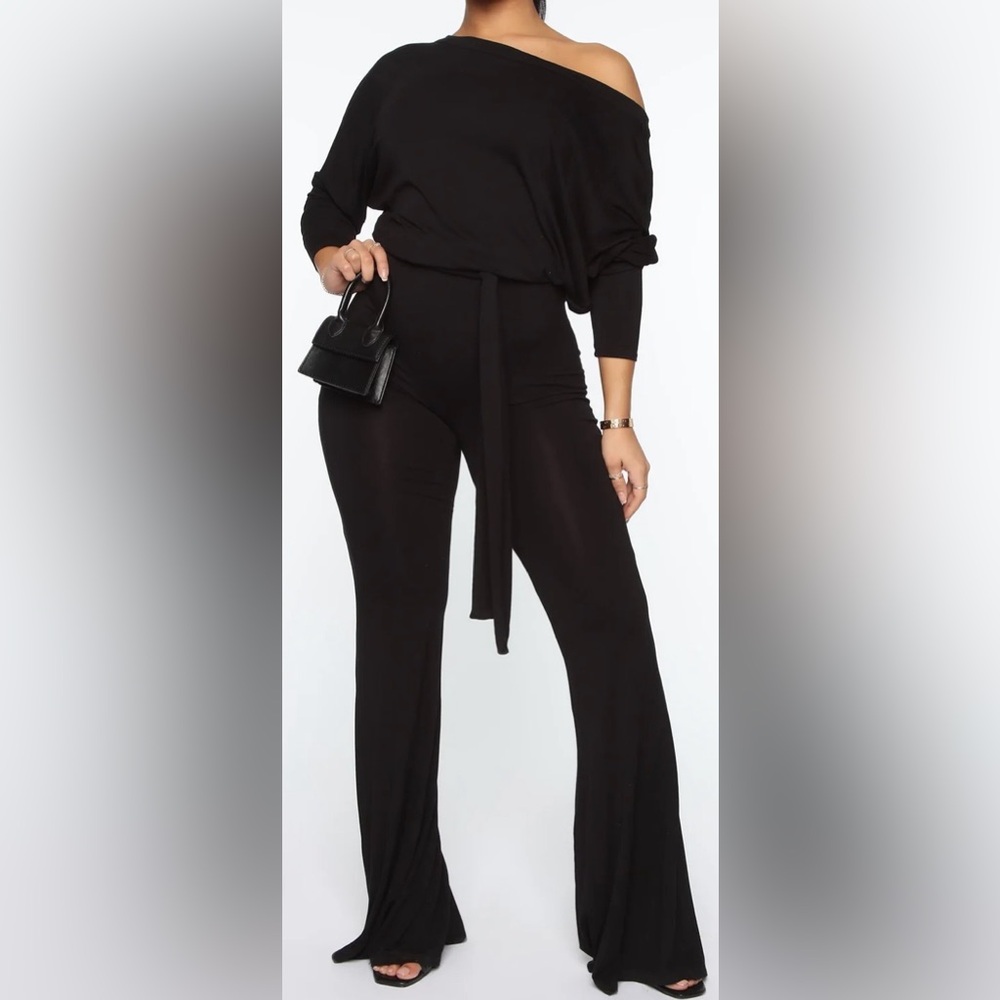 🥳 FASHION NOVA Pro Lounge Flare Jumpsuit Sz S